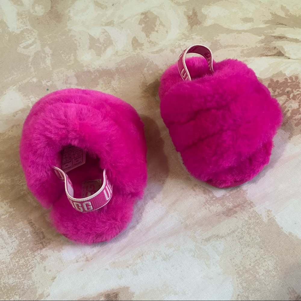 Ugg slides size 2/3 baby